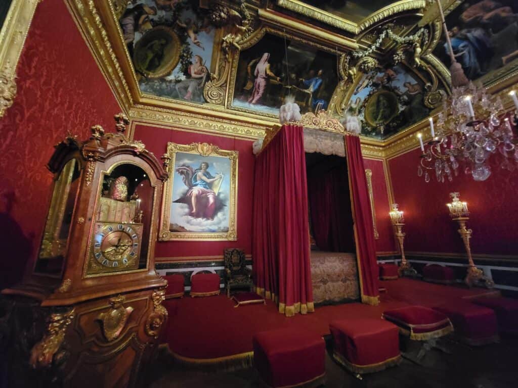 louis xiv bedroom