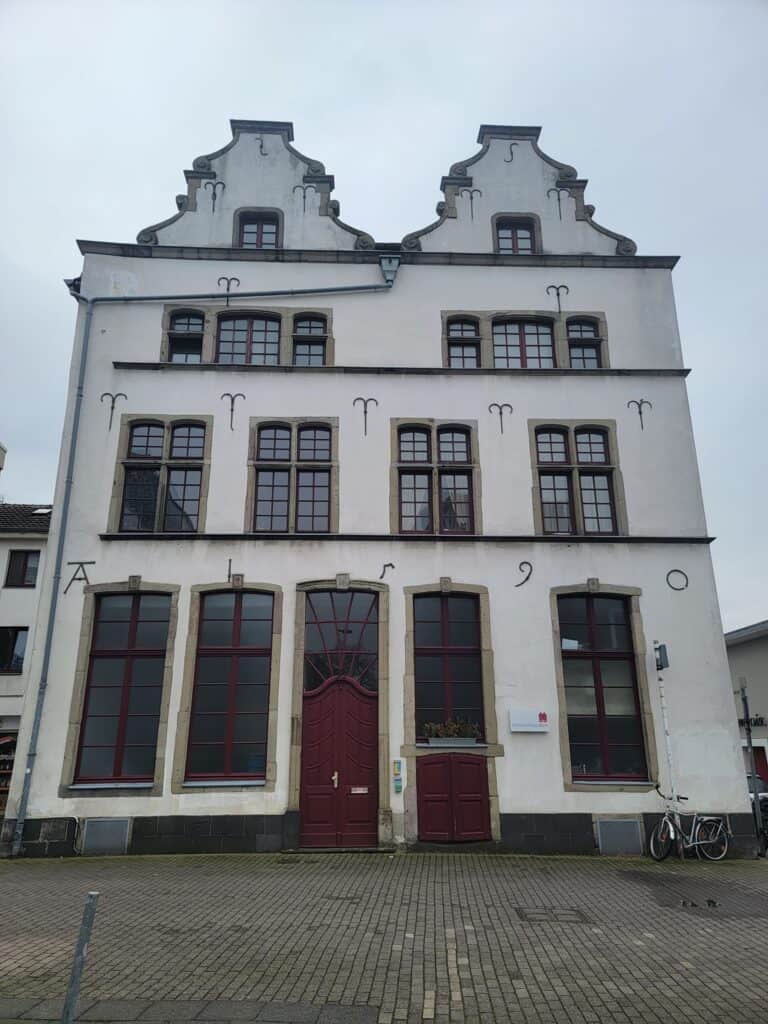 An old building in Cologne dating to 1590