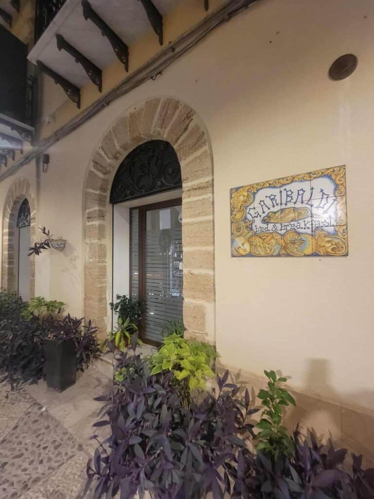 Entrance of Garibaldi Relais in Sciacca