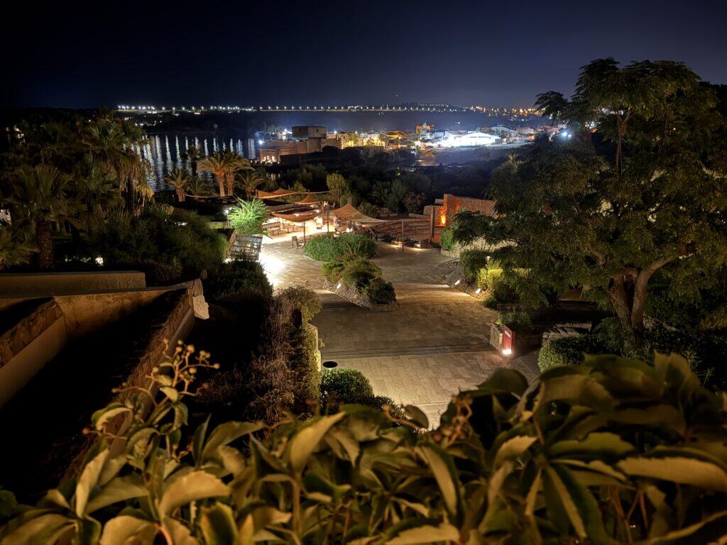 Mangia's Resort Brucoli at night