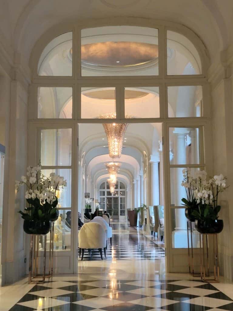 The entrance at Waldorf Astoria Versailles