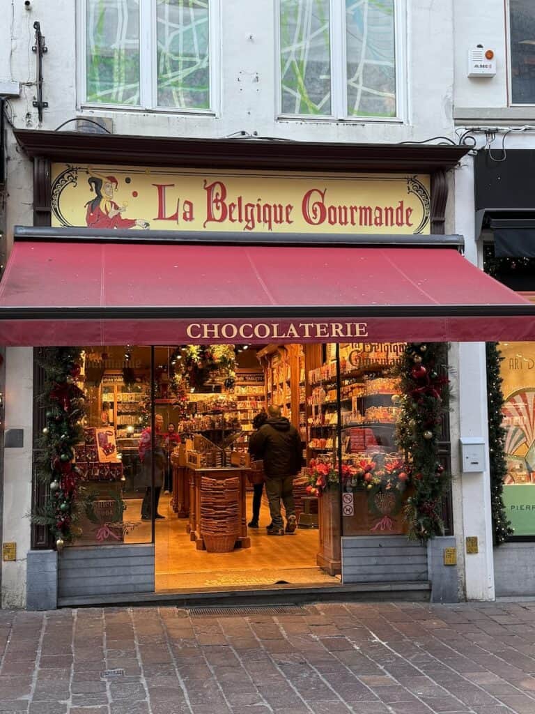 Bruges Christmas Market 2026: Winter Glow, Waffles & an Actual Michelangelo 17 La Belgique Gourmand in Bruges during the Bruges Christmas market