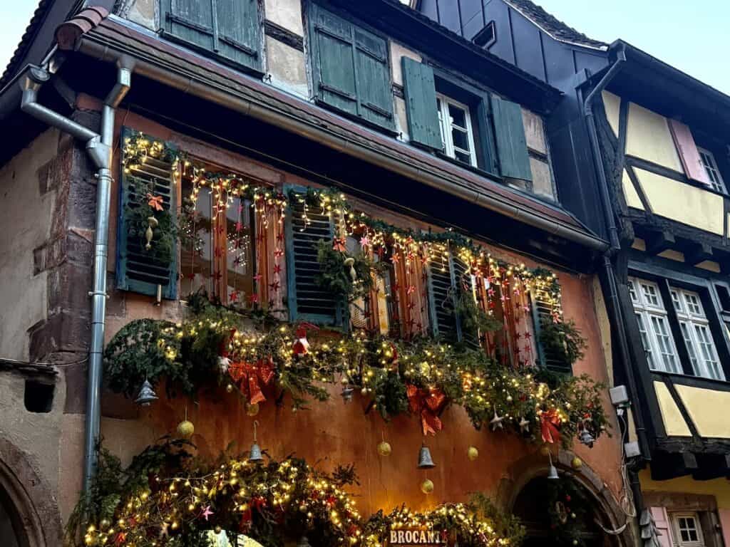 Riquewihr Christmas Market 2026: The Most Medieval Market in Alsace 13 Beautifully decorated medieval house at the Riquewihr Christmas market
