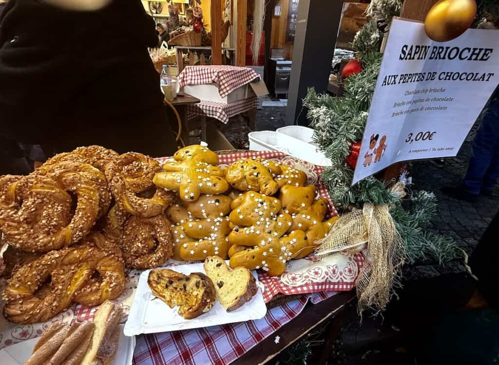 Riquewihr Christmas Market 2026: The Most Medieval Market in Alsace 10 Christmas brioche at the Riquewihr Christmas market