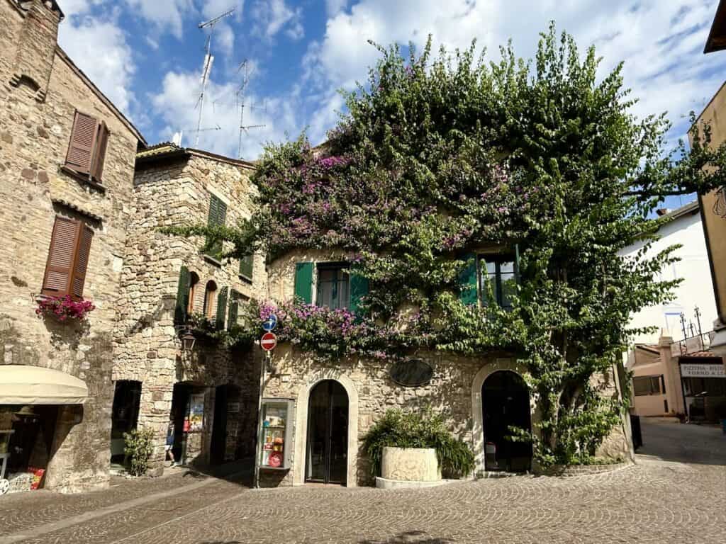 Lake Garda from Verona: Why Sirmione is the Best Day Trip 8 Beautiful stone house in Sirmione
