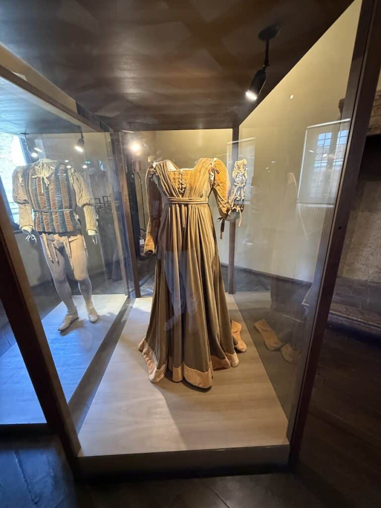 Juliet's Balcony in Verona: New Entrance, New Fee, Still Worth It in 2026? 2 A period costume in Juliet's house in Verona