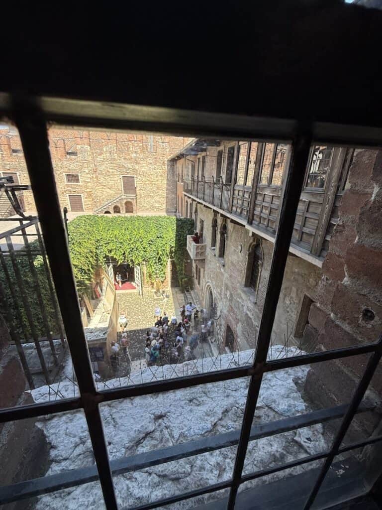 Juliet's Balcony in Verona: New Entrance, New Fee, Still Worth It in 2026? 14 A view of the courtyard with Juliet's balcony in Verona